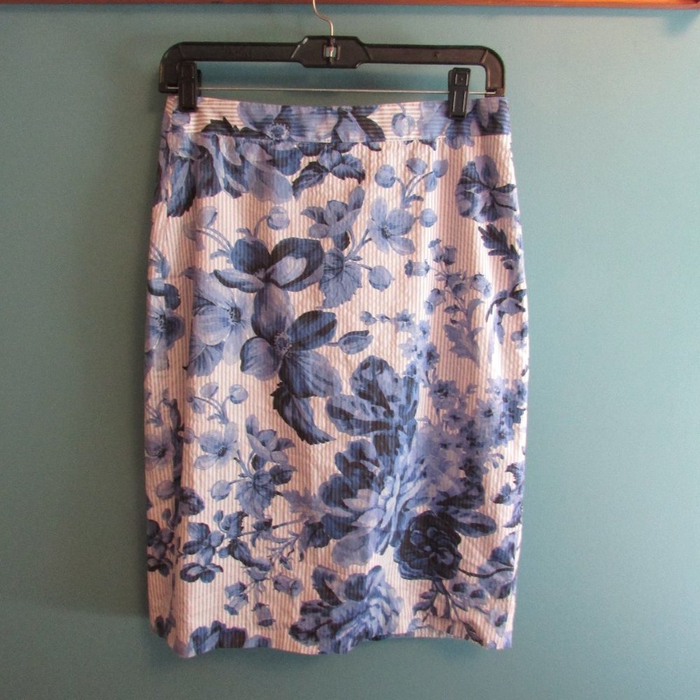 *5 for $25 Bundle Item* Ann Taylor Floral pencil skirt